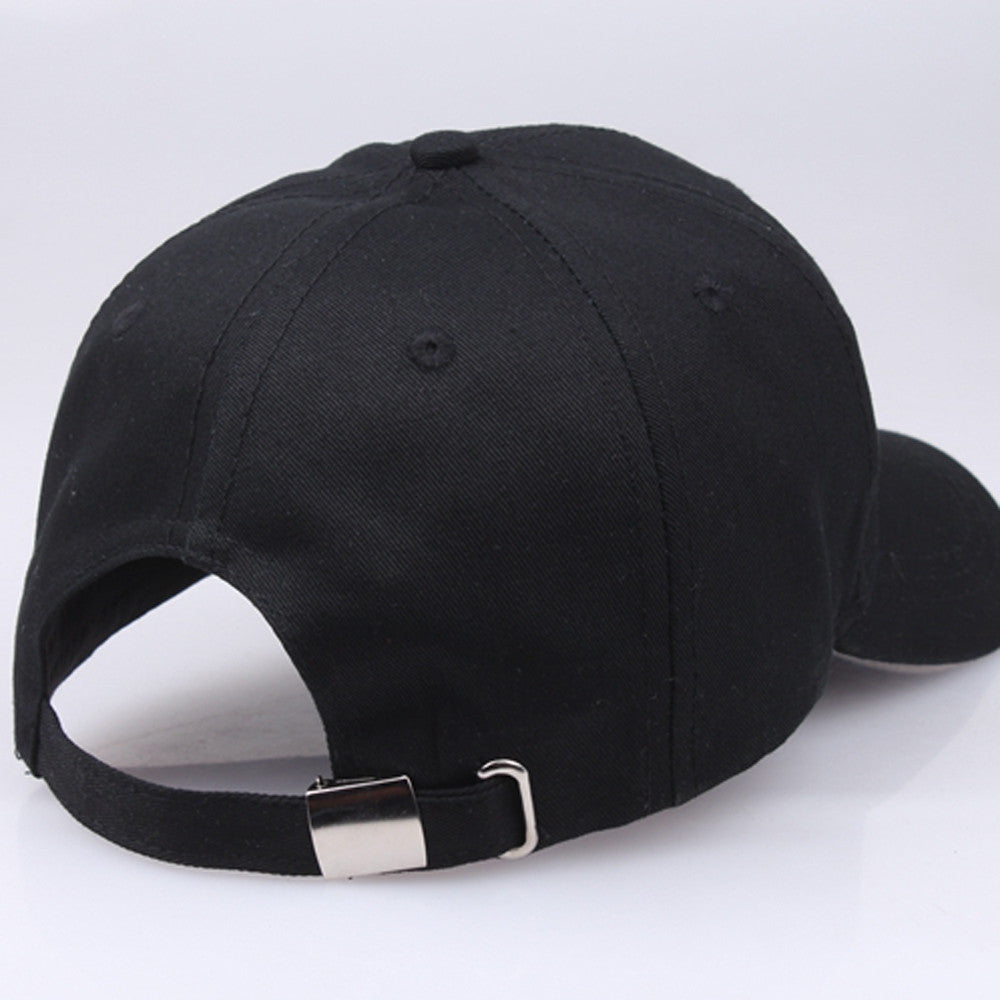 👉 LA Premium Cap – Minimal Luxury Edition